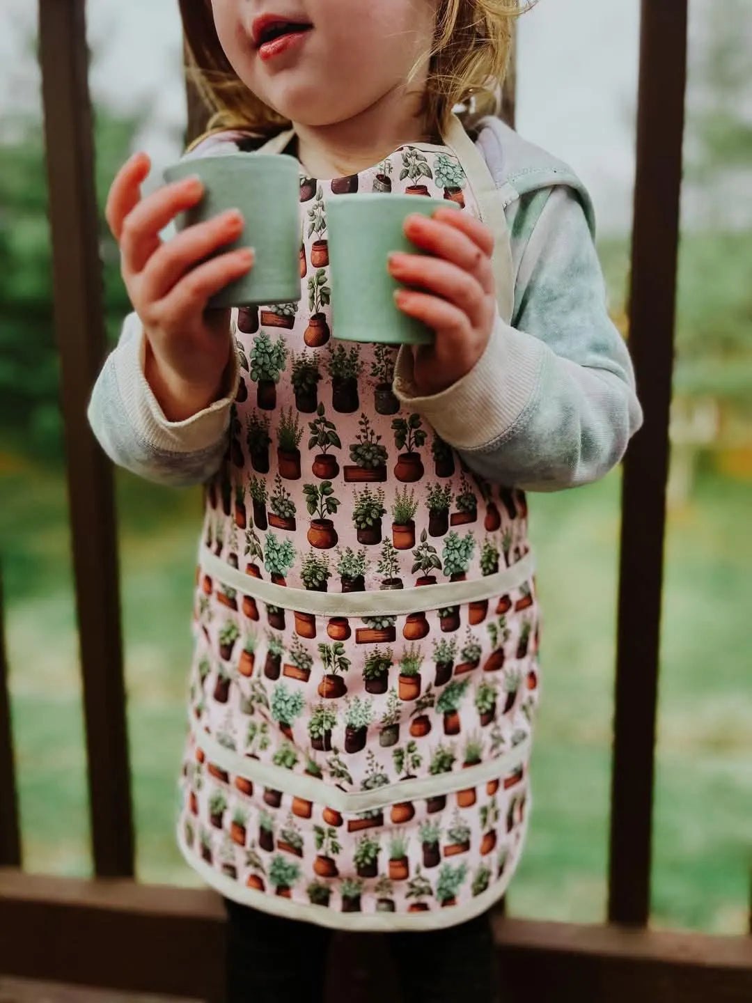 Plant lover aprons